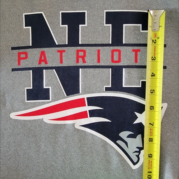 Men's Size S NFL Gray New England Patriots Pullover Hoodie with Zipper Pockets - Picture 6 of 7